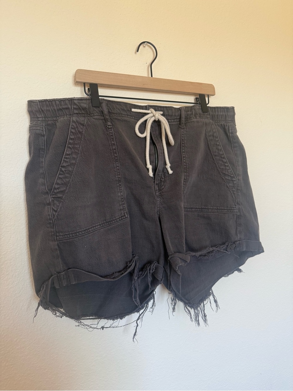 American Eagle Black Shorts